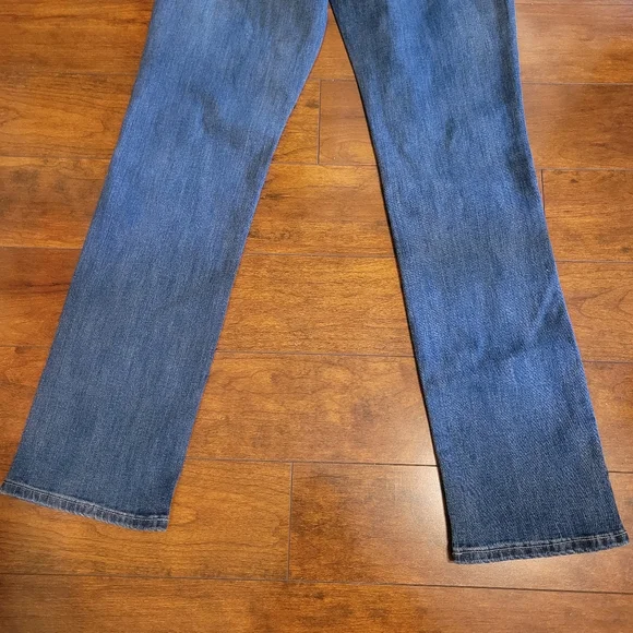 Sold NWT Lucky Brand Womens Sweet Straight Jeans Blue Denim Size 8/29 R. - Picture 6 of 14